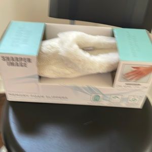 SHARPER IMAGE MEMORY FOAM SLIPPERS Size Medium NWT